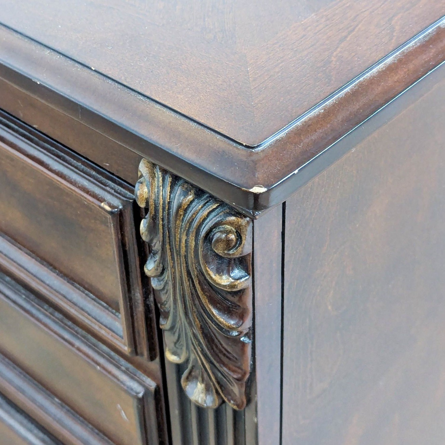 Ashley Furniture Leahlyn Nightstand - image-5