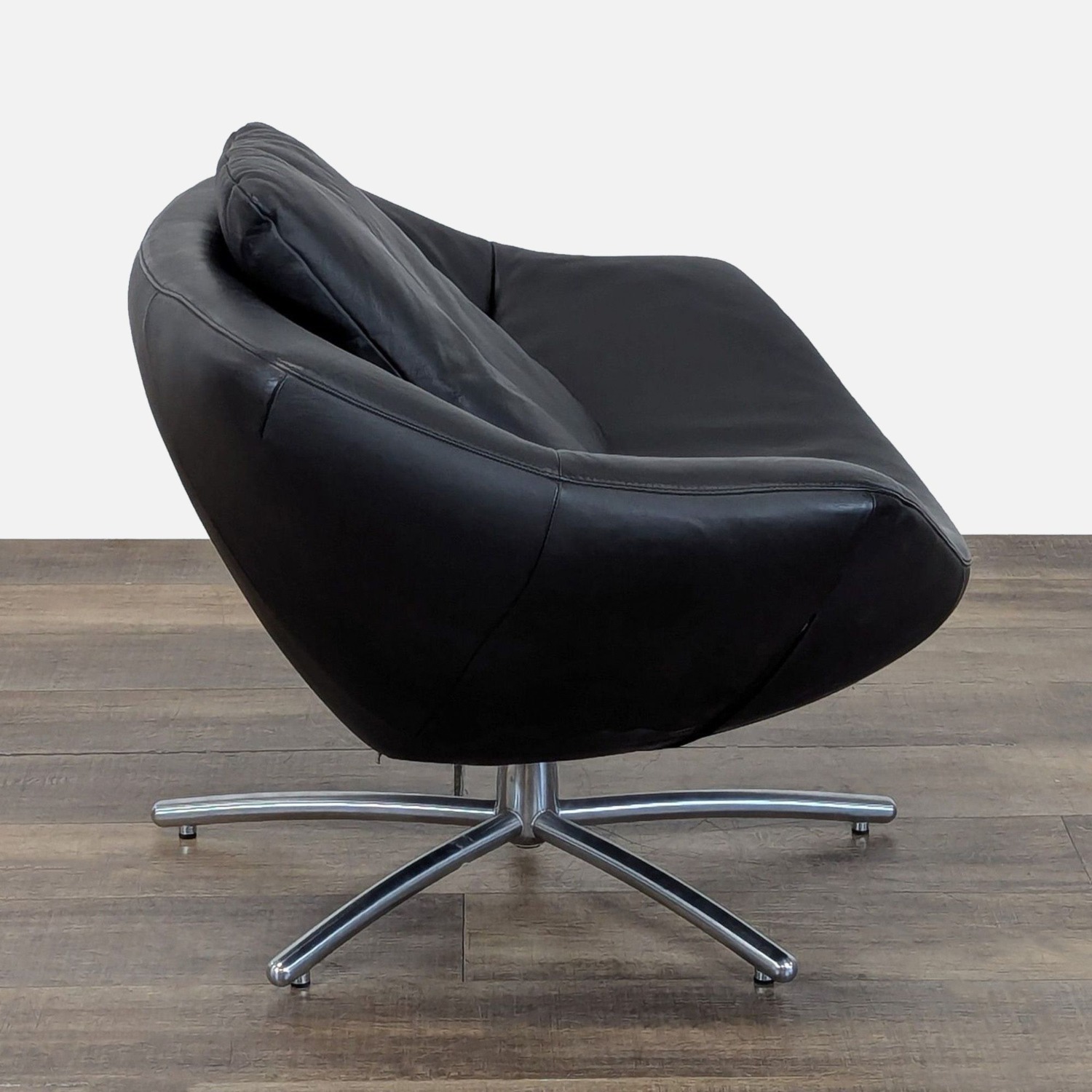 Label Modern GiGi Swivel Leather Lounge Chair	 - image-1
