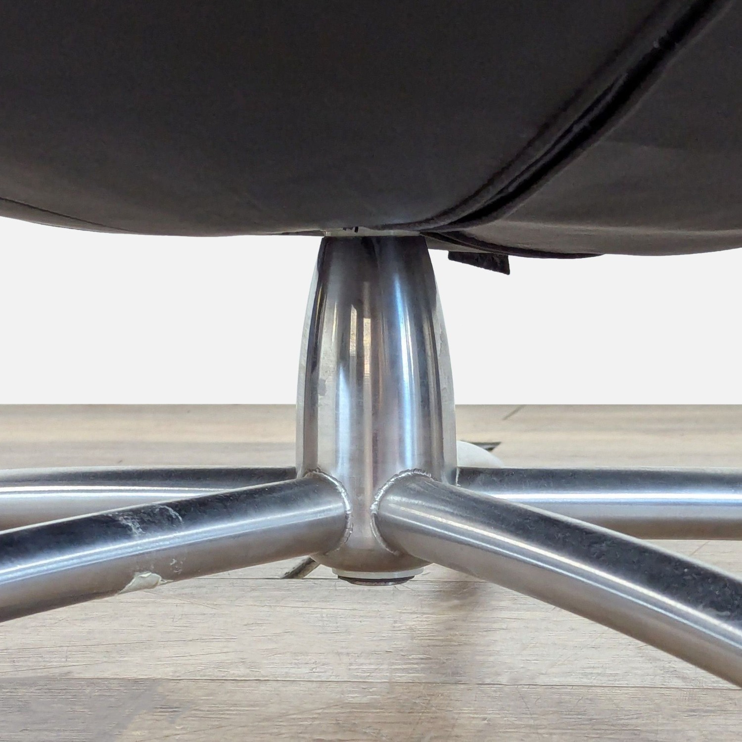 Label Modern GiGi Swivel Leather Lounge Chair	 - image-5