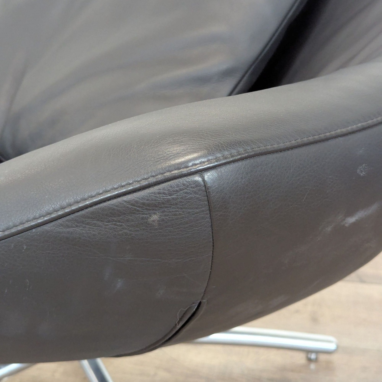 Label Modern GiGi Swivel Leather Lounge Chair	 - image-4