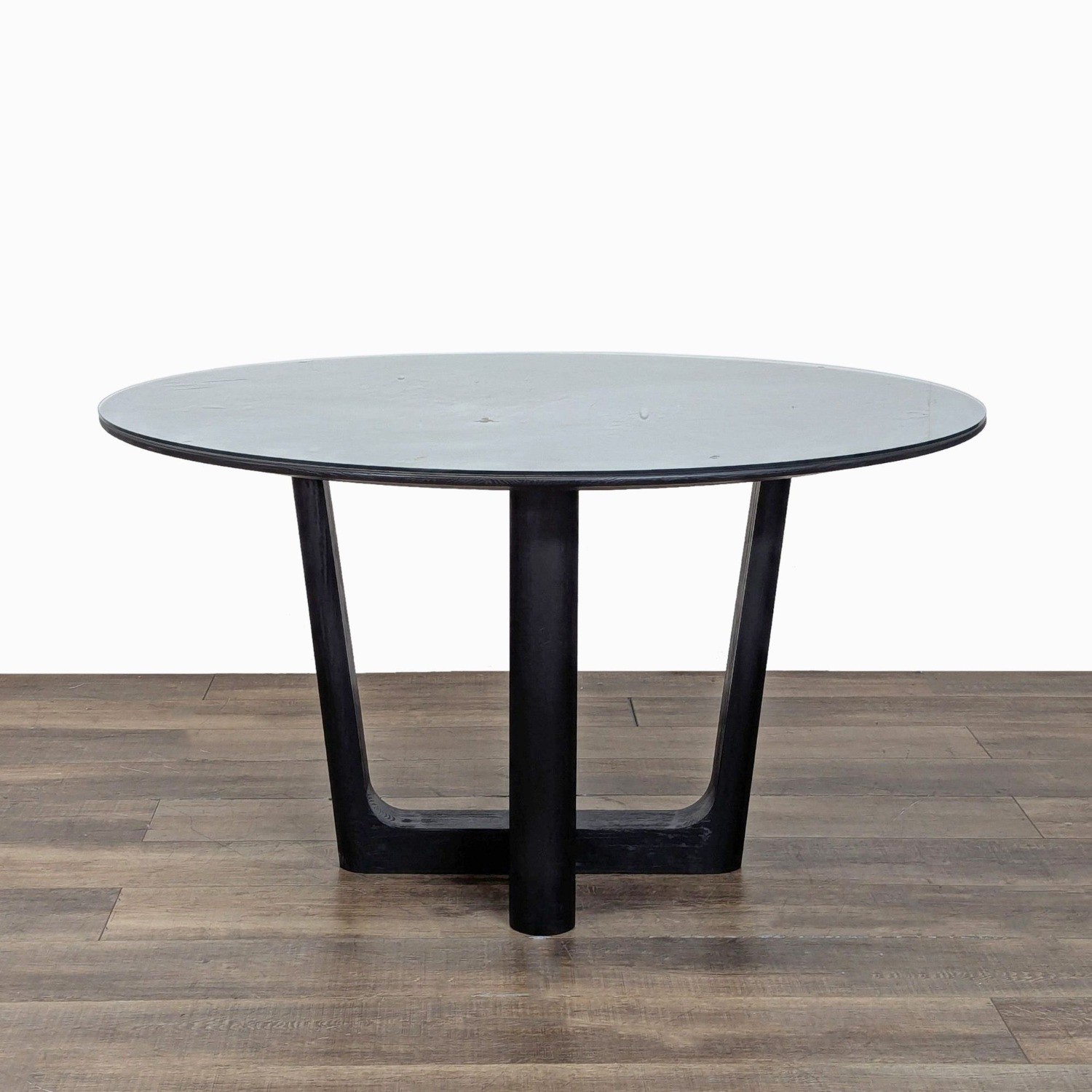 A Thais Saint Germain Round Modern - image-2