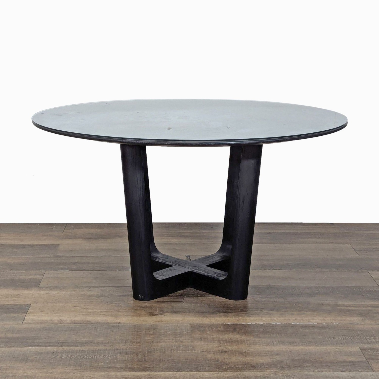 A Thais Saint Germain Round Modern - image-3