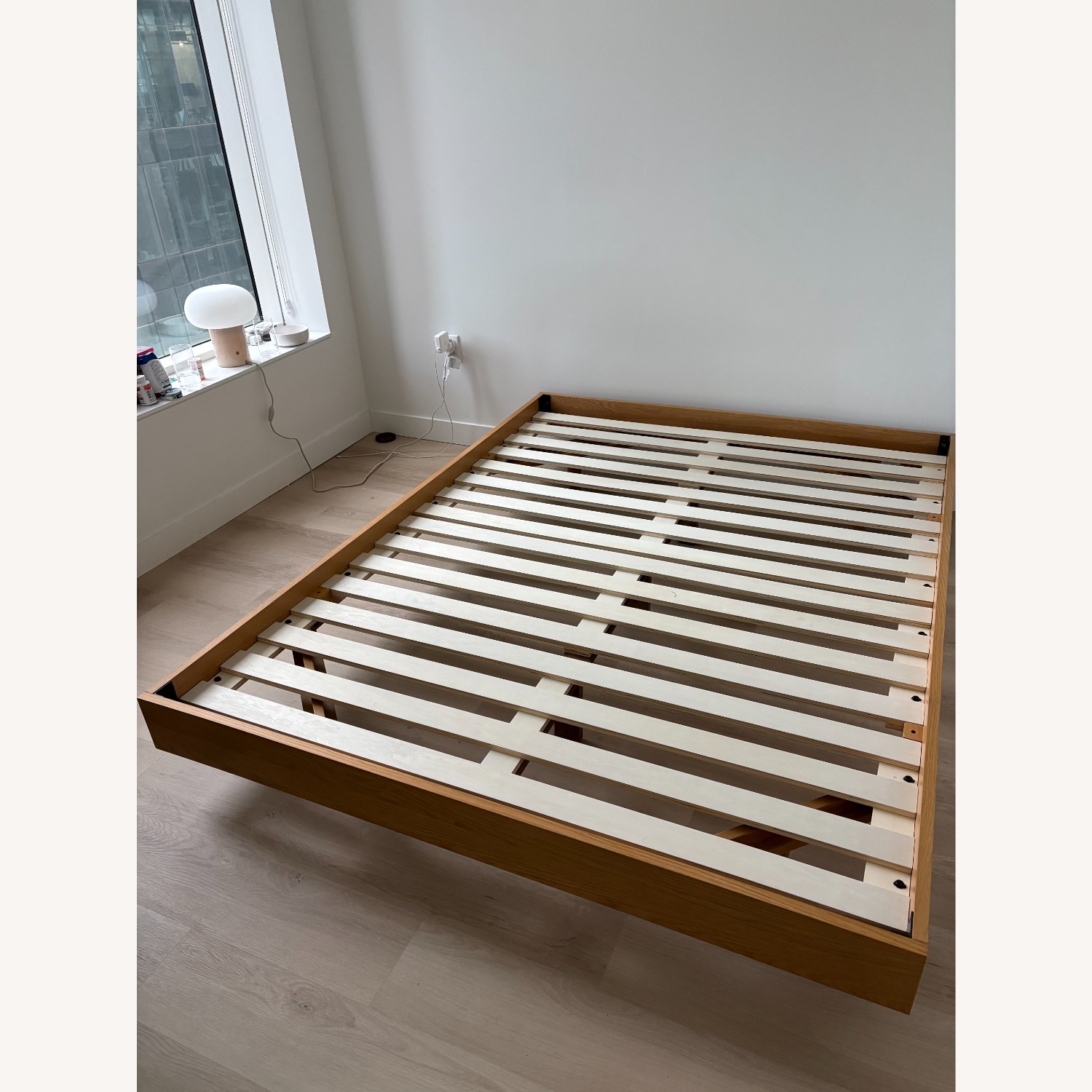 Article Basi Light Brown Wood Queen Bed - image-1