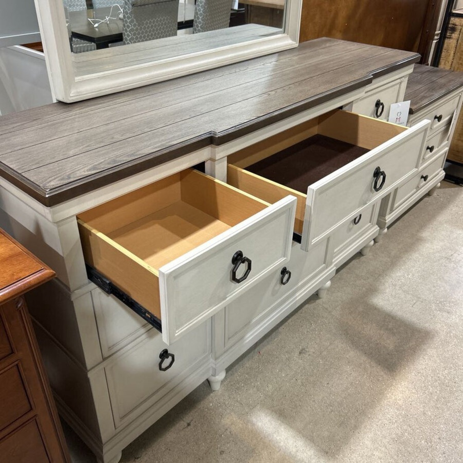 Legacy Classic Brookhaven 9-Drawer w Mirror - image-4