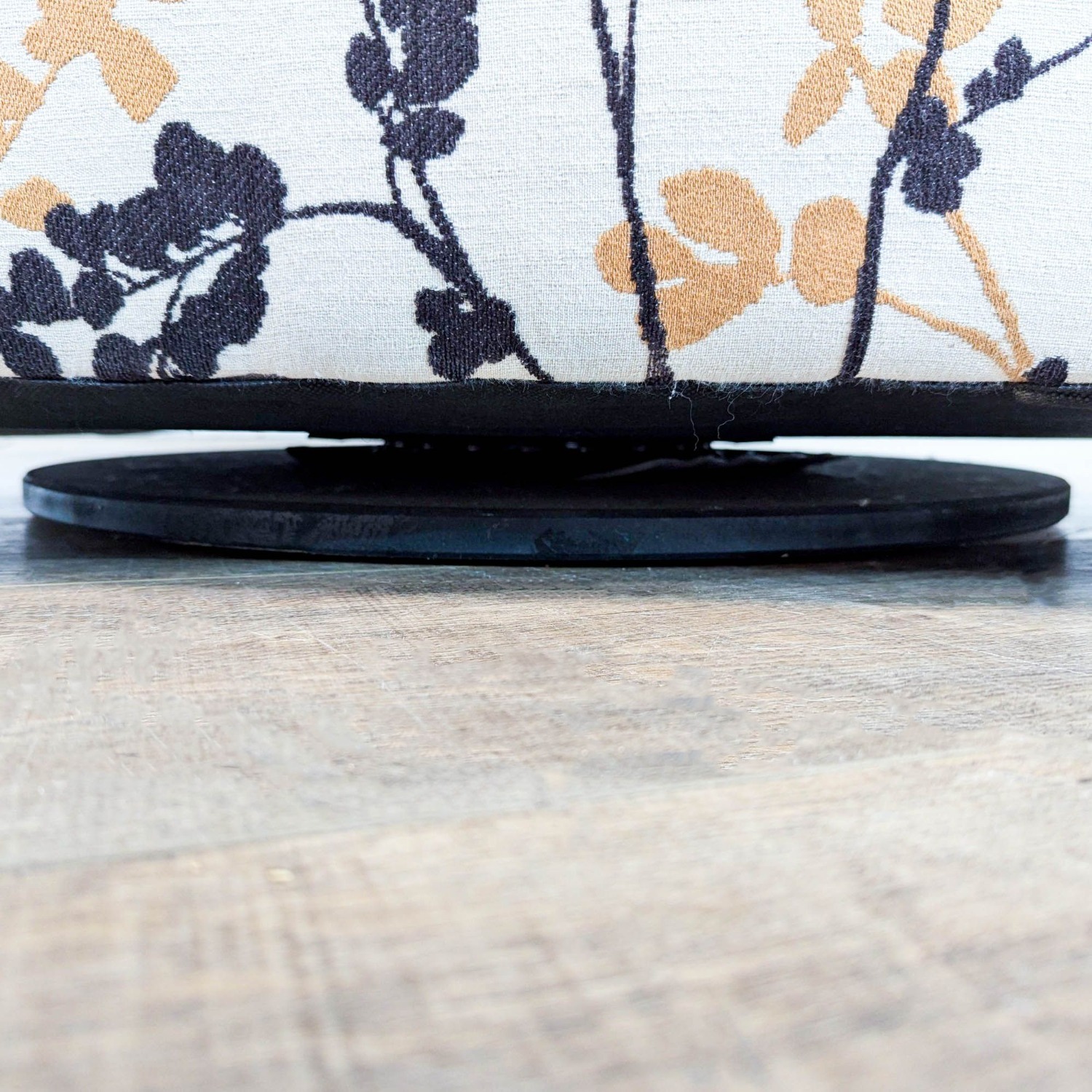 Ashley Furniture Contemporary Swivel Chair - image-7