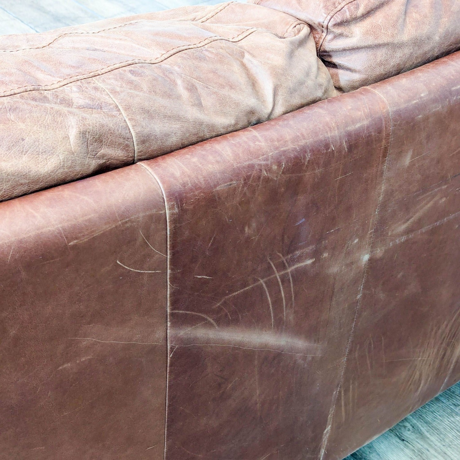 Classic 3-Seat Leather Couch - image-8