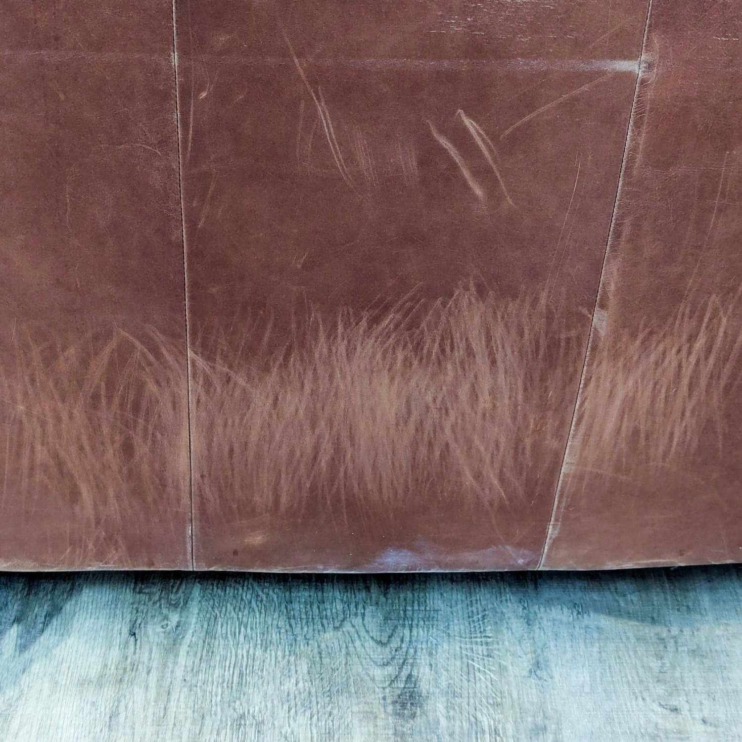 Classic 3-Seat Leather Couch - image-9