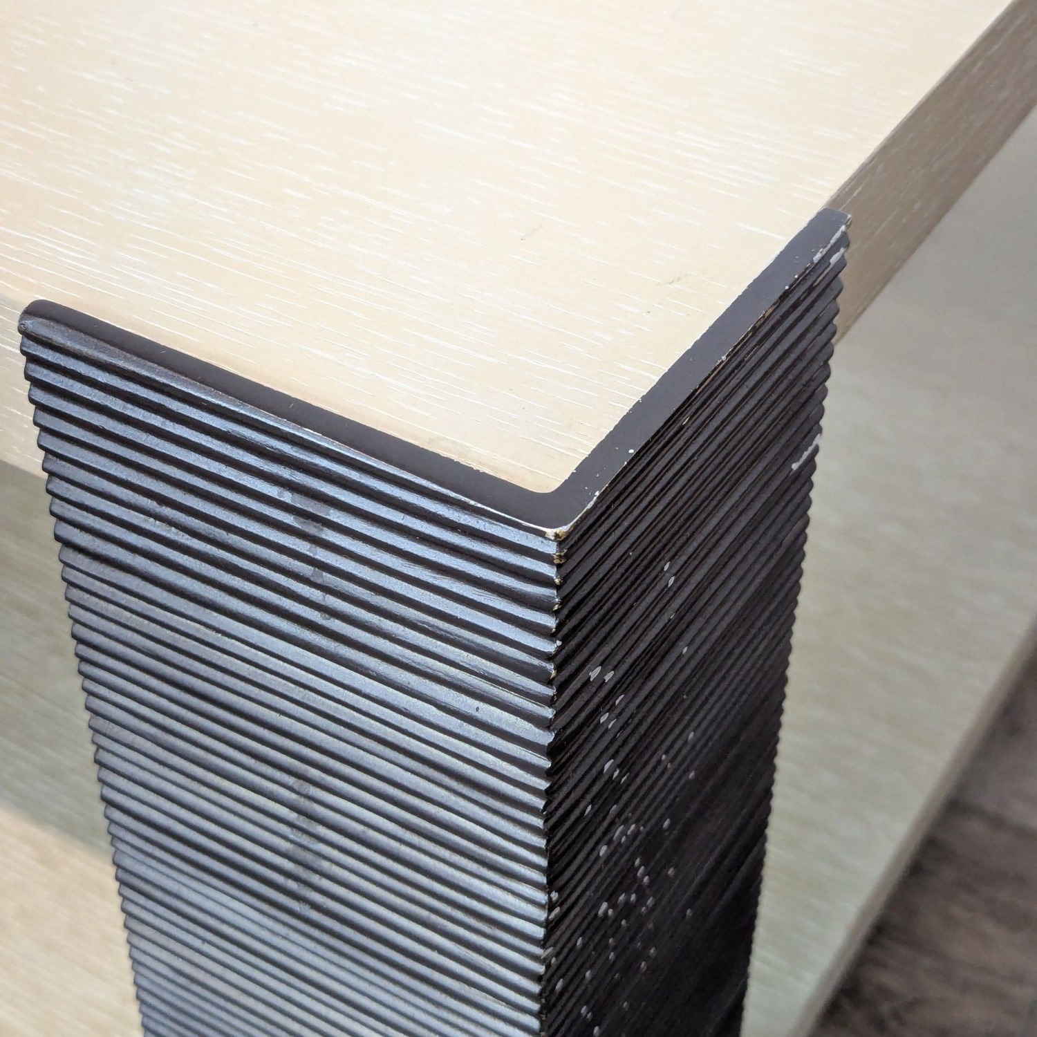 Mandalay Furnishings Spencer Coffee Table - image-5