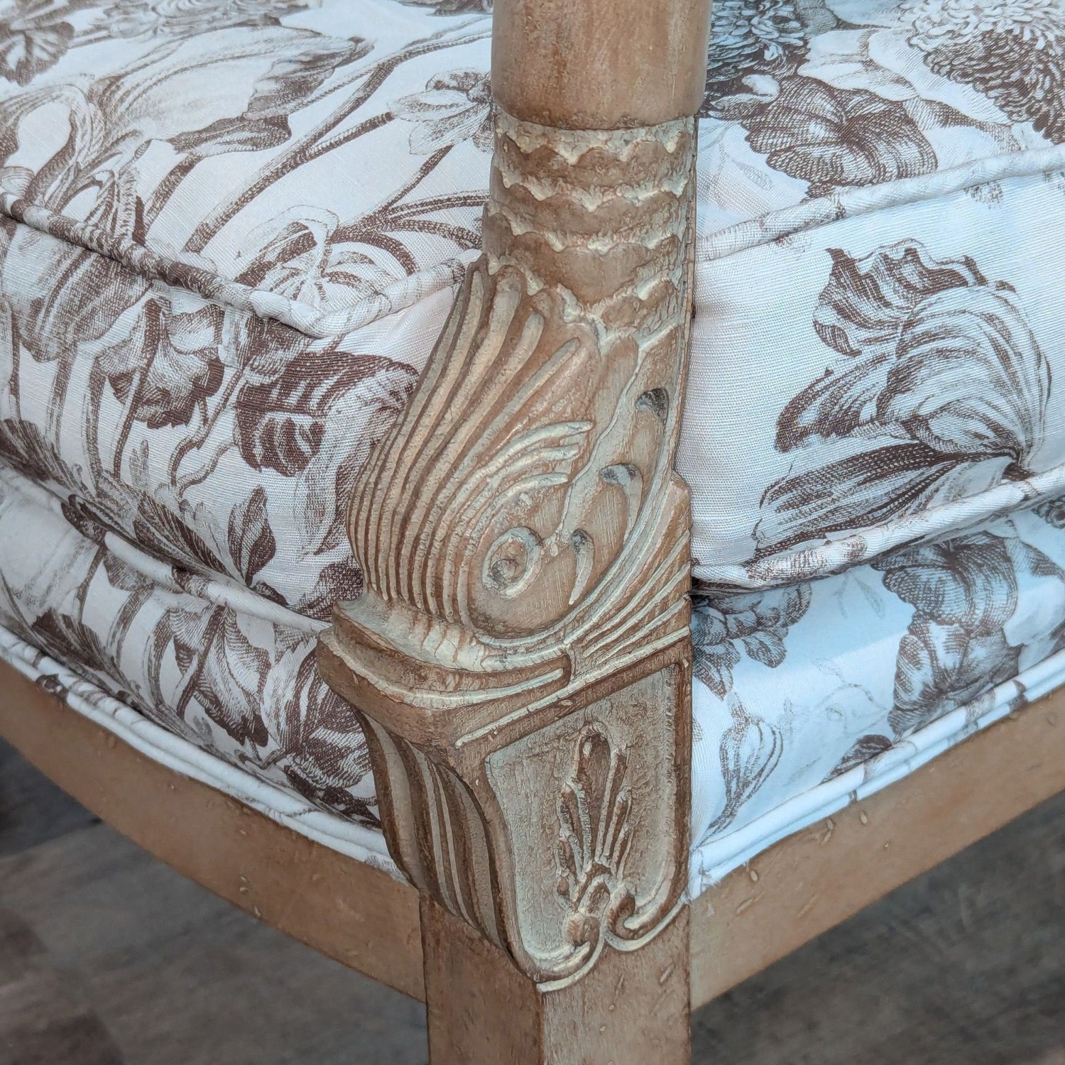 Vintage Style Accent Chair with Floral Cushions	 - image-7