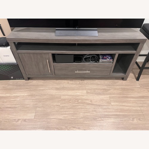 Used Insignia™ Gaming TV Stand Up to 65 Gray for sale on AptDeco