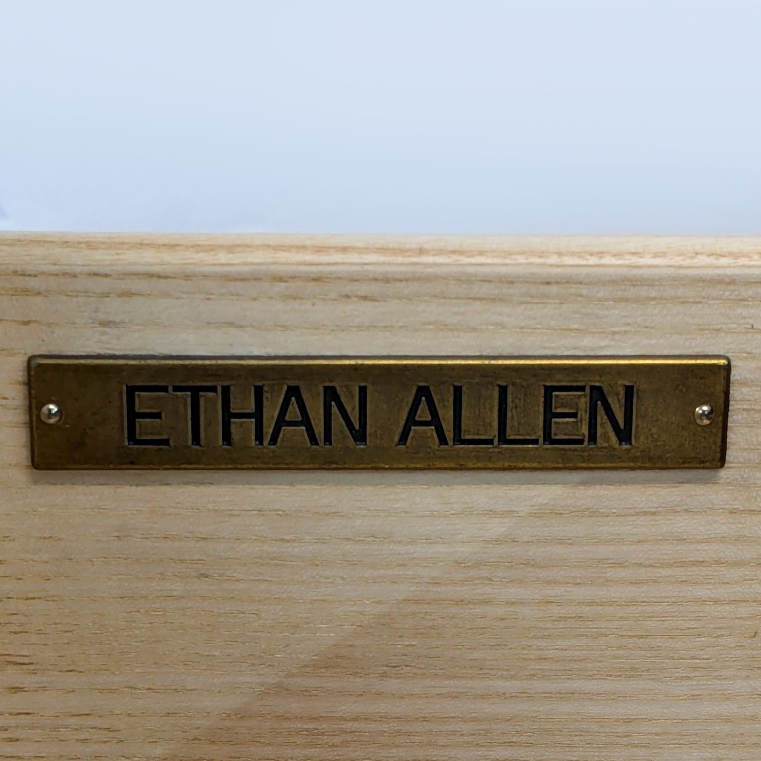 Ethan Allen 6-Drawer Contemporary Dresser - image-10