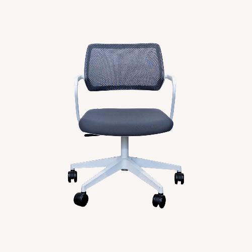 Used Steelcase QiVi Collaboration Chair for sale on AptDeco