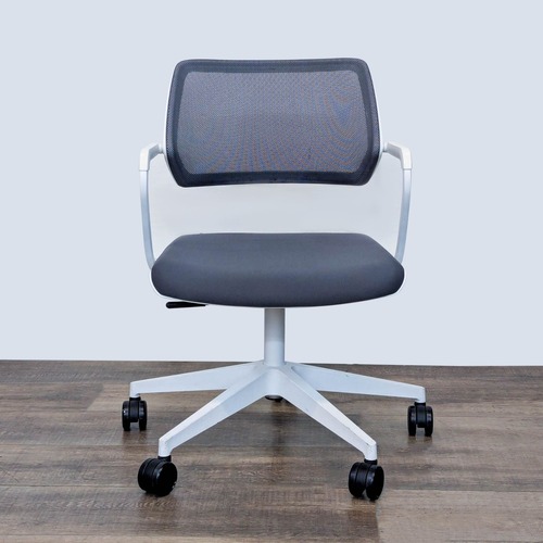 Used Steelcase QiVi Collaboration Chair for sale on AptDeco