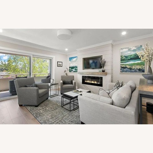 Used Loloi Amara Natural Ocean 8x10 Area Rug for sale on AptDeco