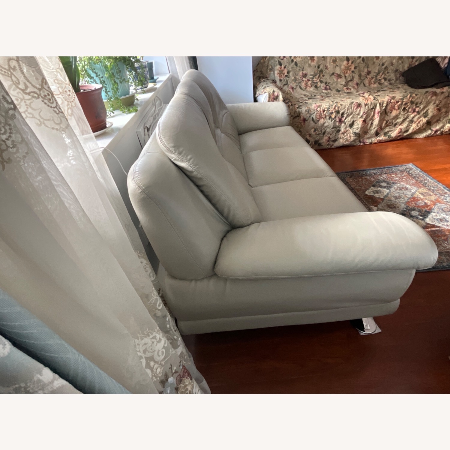 Vintage/Antique Finds Light Gray 3+ Seater Sofa - image-3