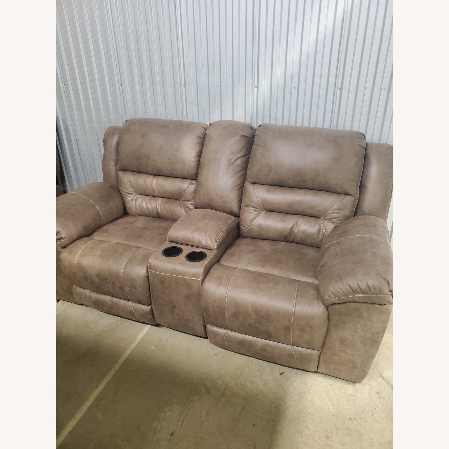 Stoneland Manual Reclining Loveseat with Console - image-2