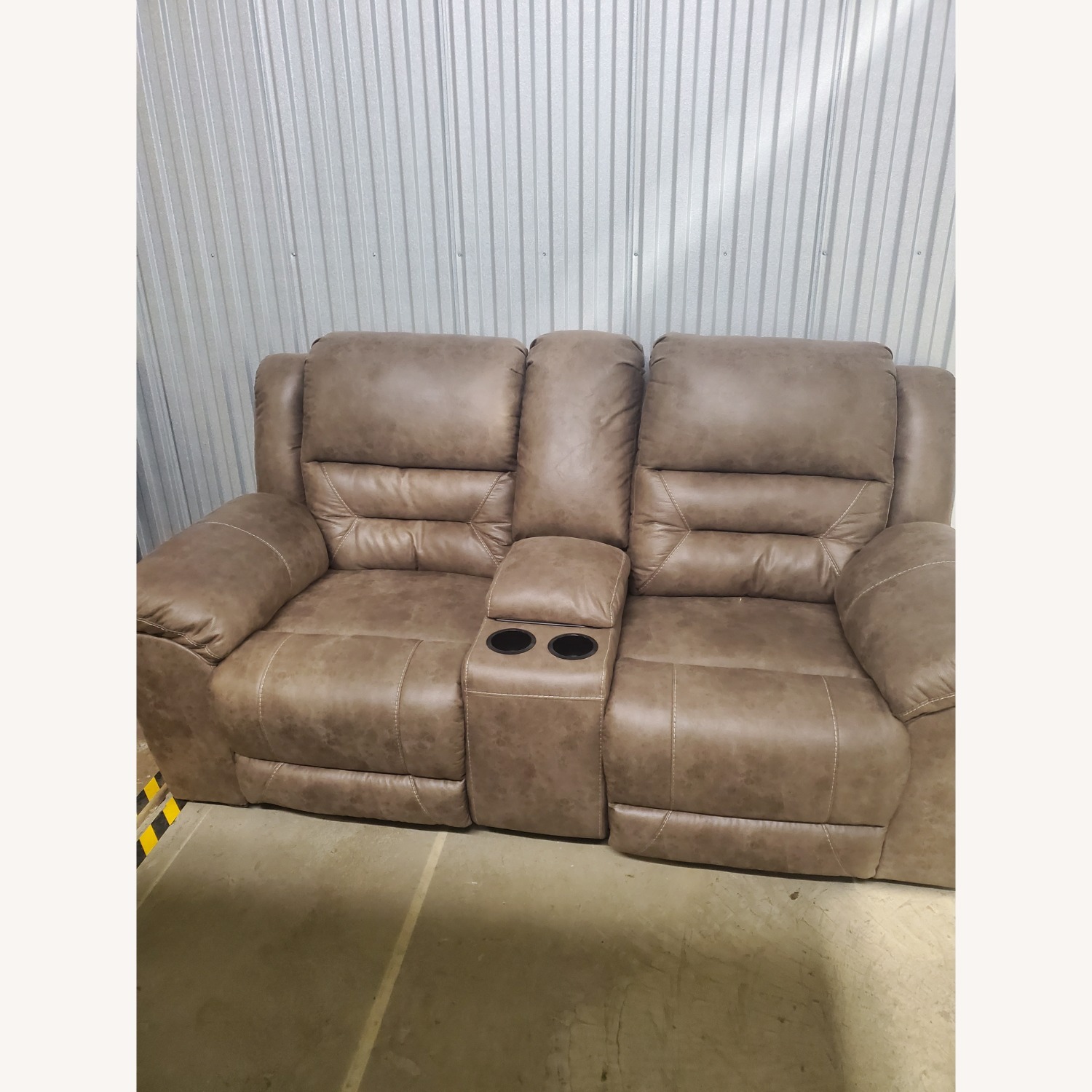 Stoneland Manual Reclining Loveseat with Console - image-1