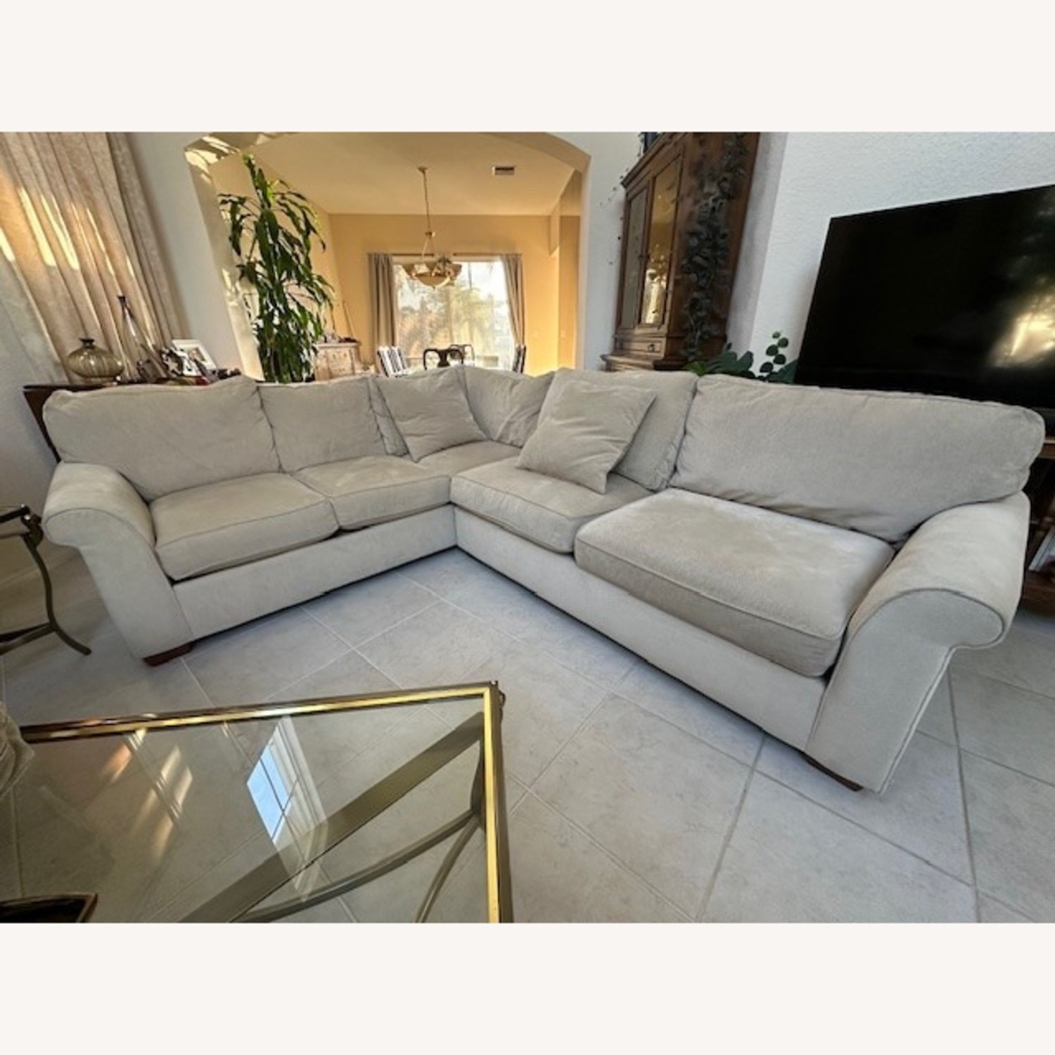 Beautiful and very comfor6-seater corner sofa - image-1