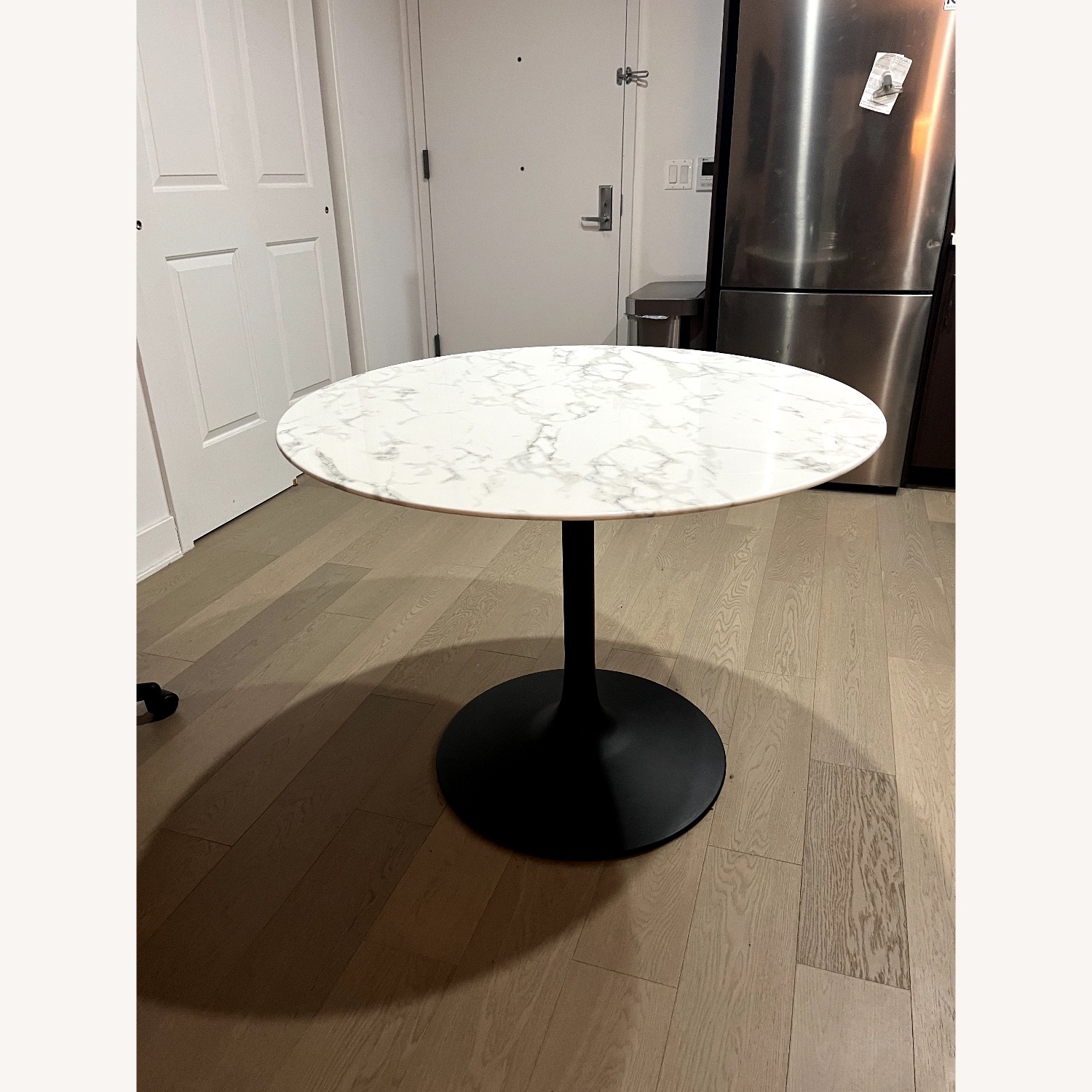 Modway Lippa Mid-Century Modern 40" Round Artificial Marble Dining Table  - image-1