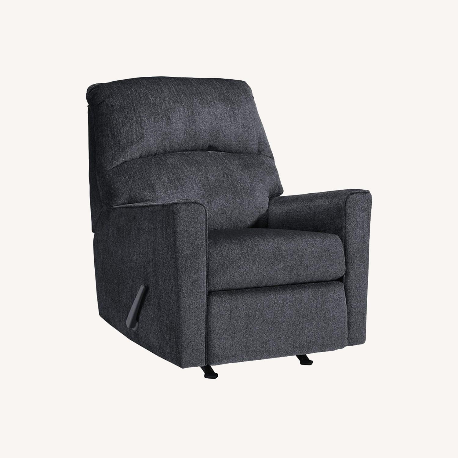 Altari Recliner - image-0