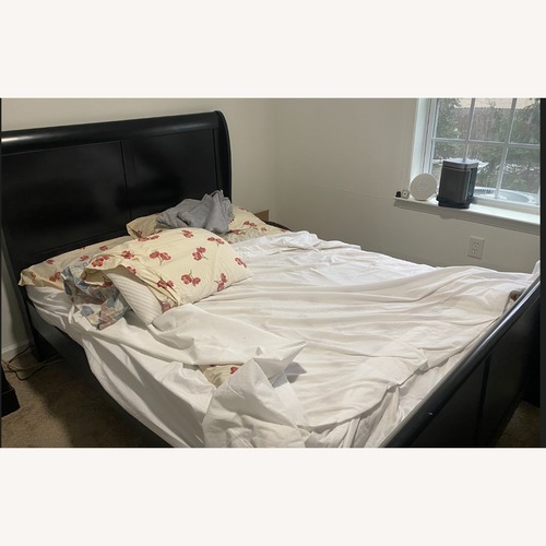 Used  Black Queen Bed for sale on AptDeco
