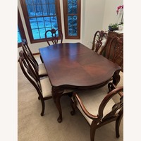 Universal Furniture Klingmans Wood Dining Set
