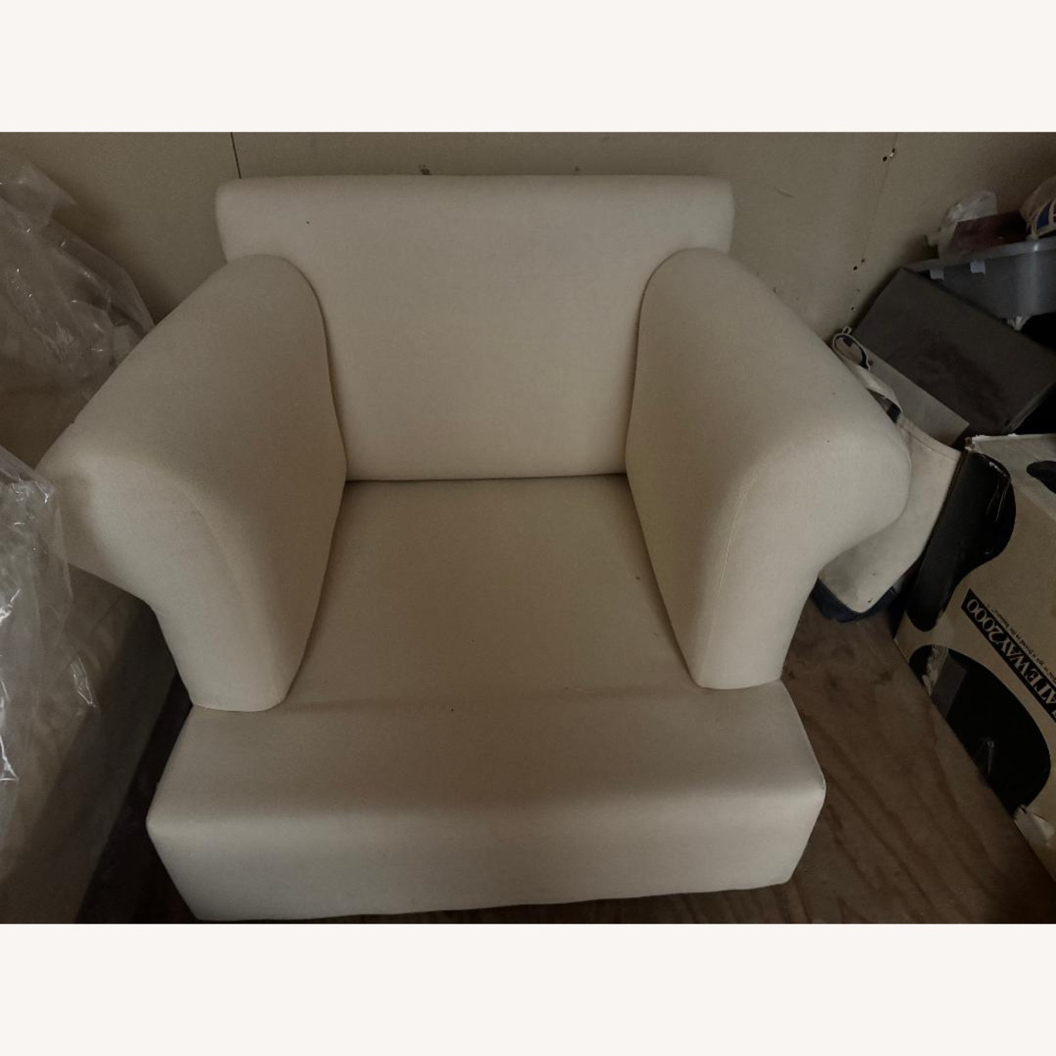 HD Buttercup Fabric Armchair - image-4