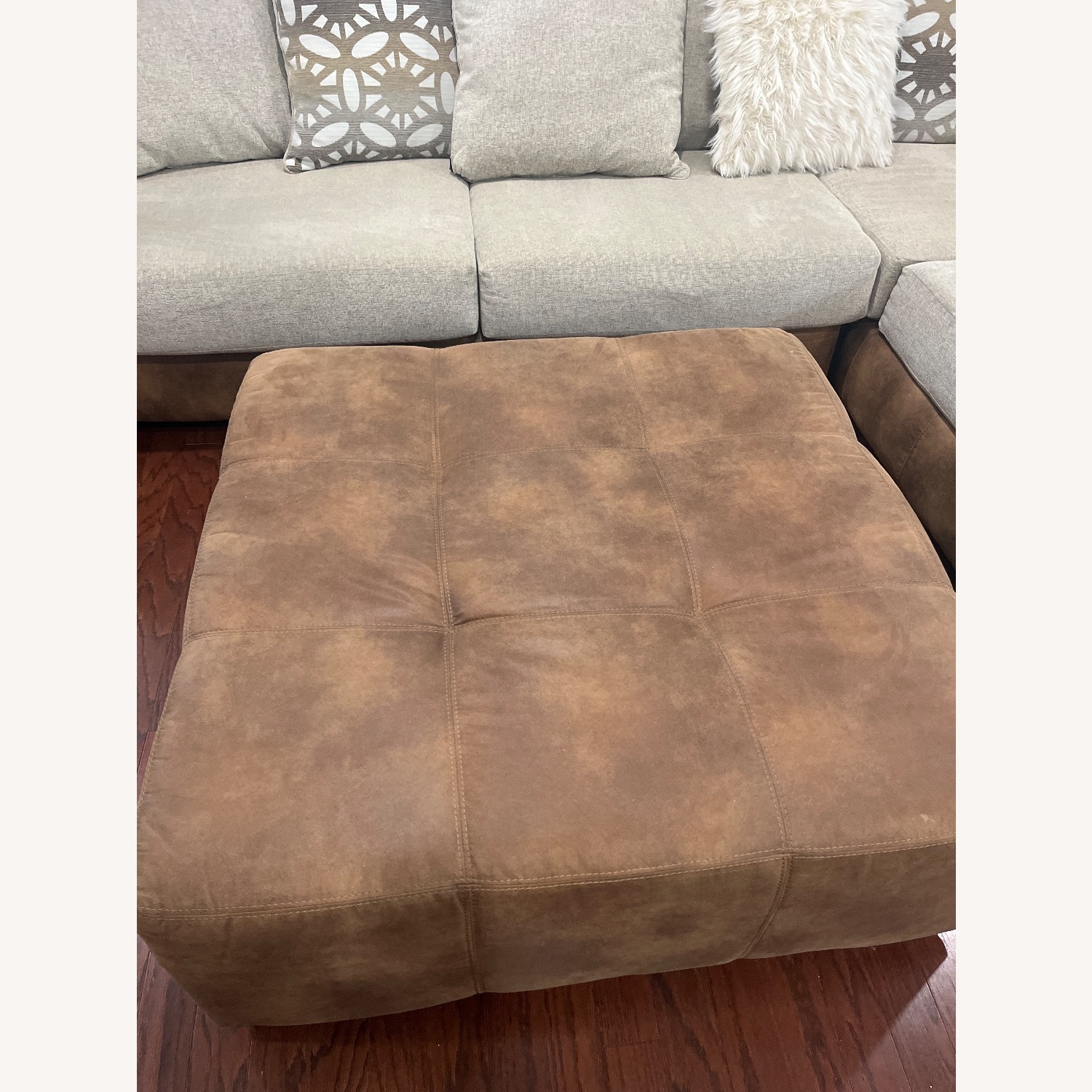 Slimline Sectional & Matching Ottoman /Table - image-4