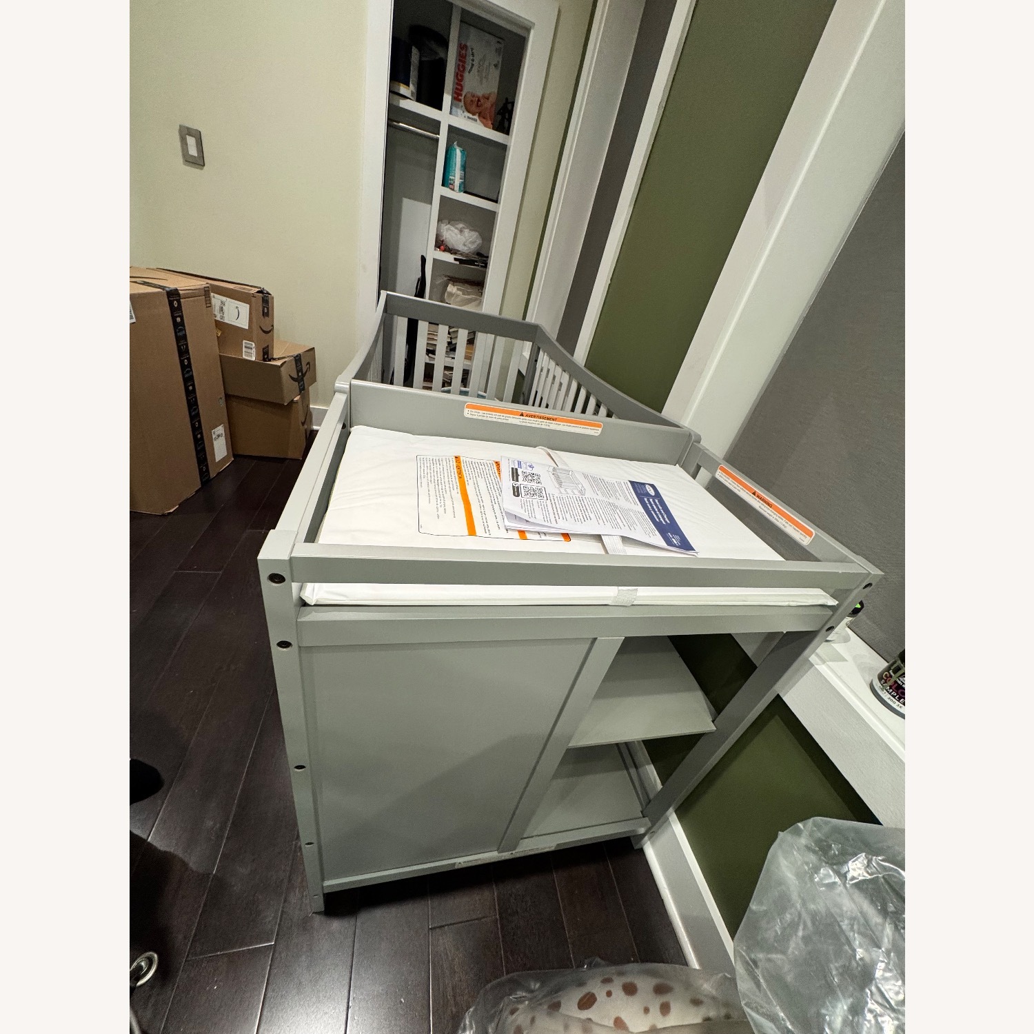 Graco 4-in1 Crib and Changing Table - image-1
