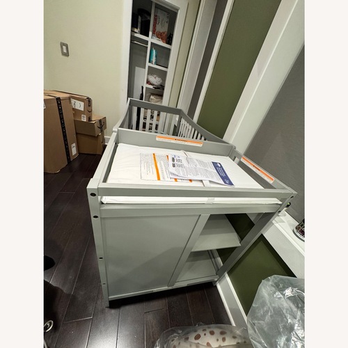 Used Graco 4-in1 Crib and Changing Table for sale on AptDeco