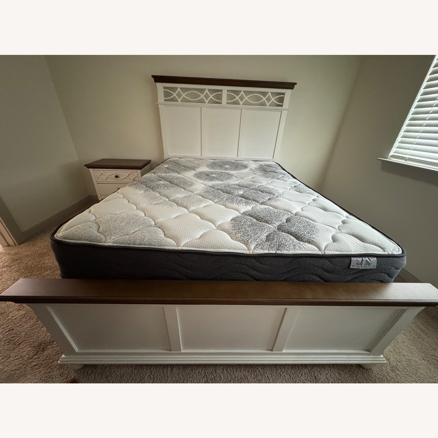 Queen Size Bed  - image-2