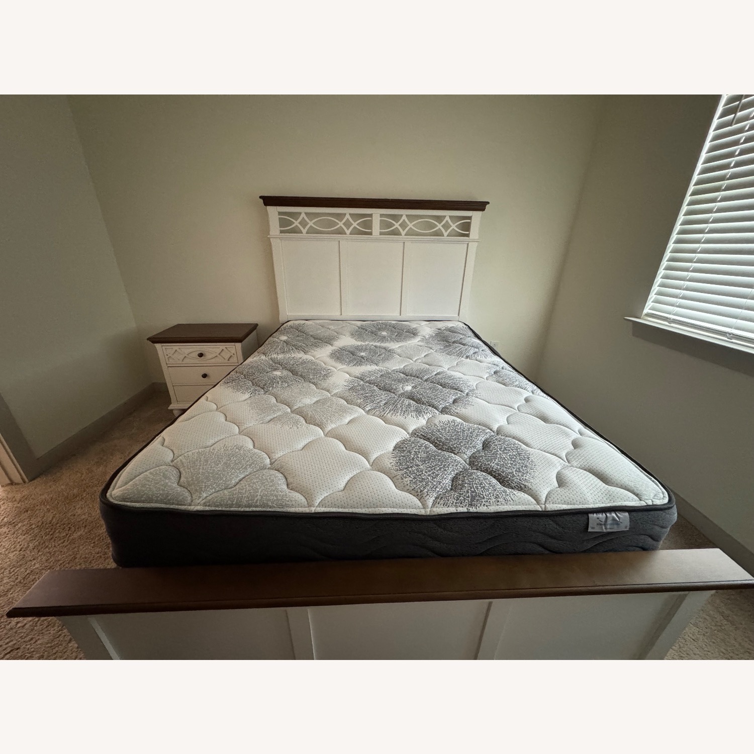 Queen Size Bed  - image-3