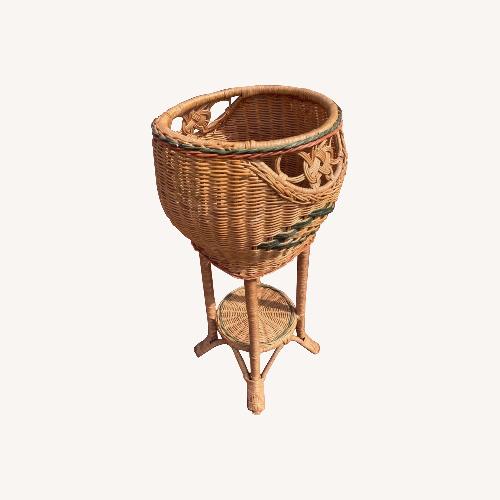 Used Vintage/Antique Natural Planter for sale on AptDeco