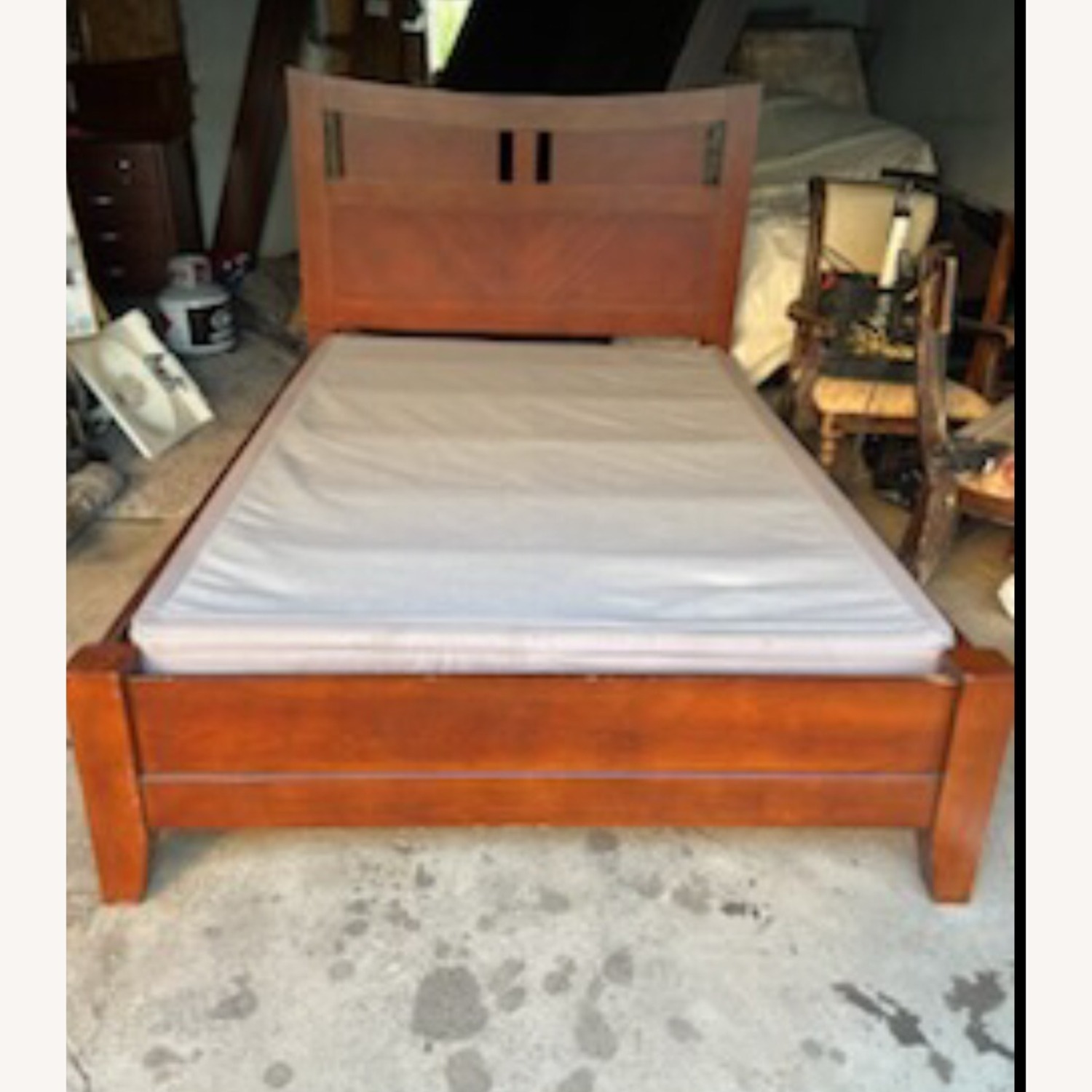 Standard Furniture Dark Brown Wood Full Bed - image-4