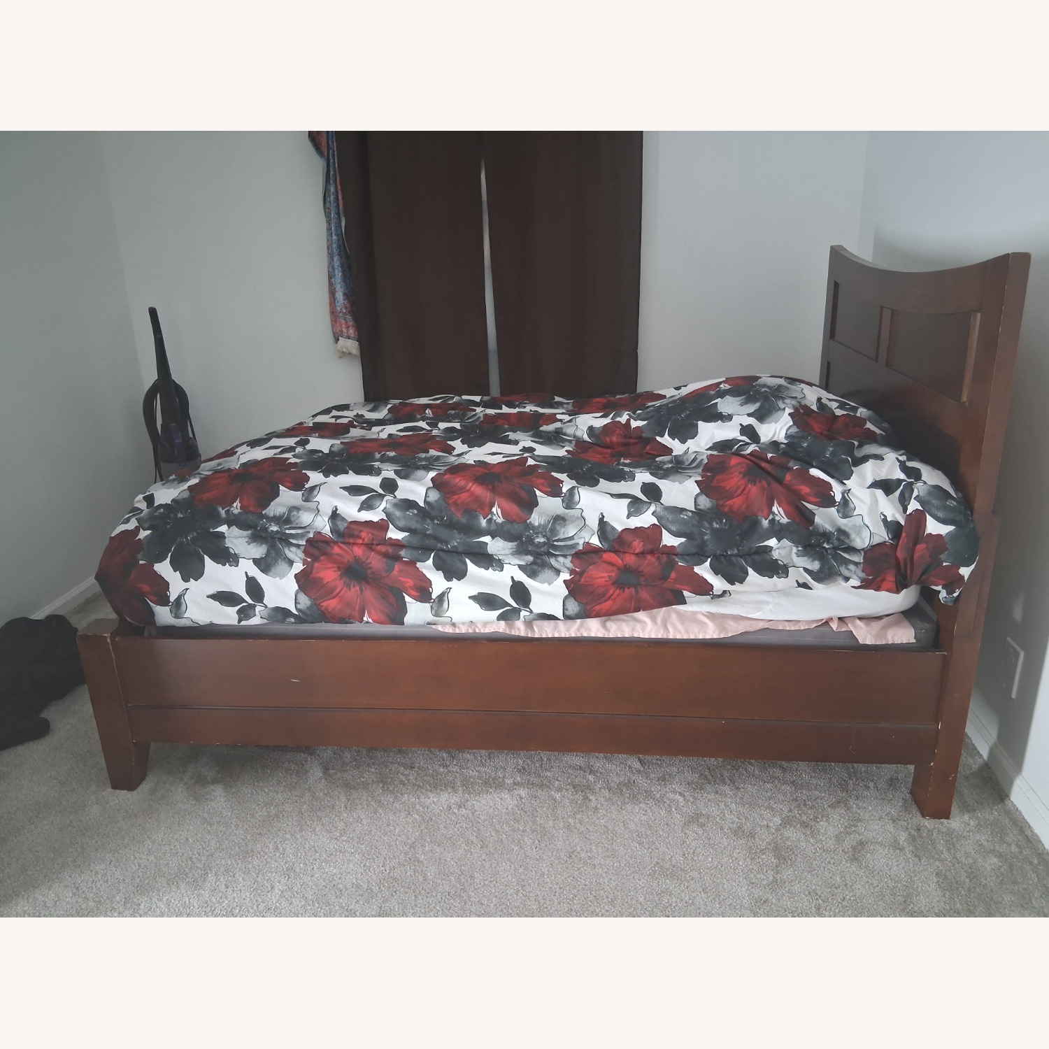 Standard Furniture Dark Brown Wood Full Bed - image-6