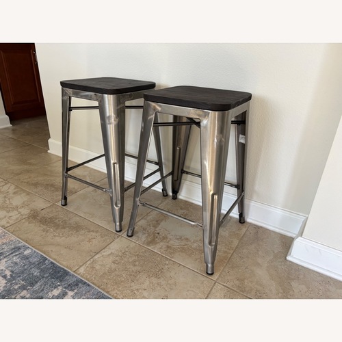 Used Metal Stools for sale on AptDeco