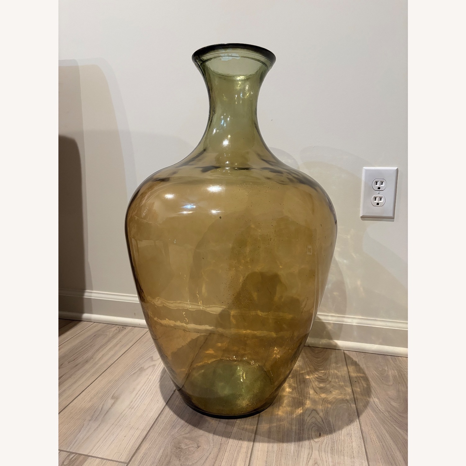 Vintage/Antique Dark Brown Glass Décor - image-4