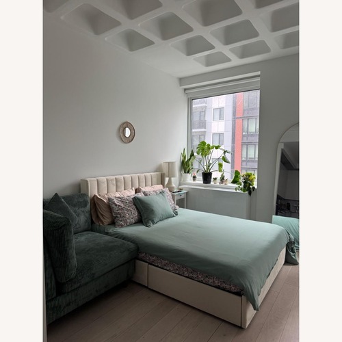 Used Wayfair Queen Bed for sale on AptDeco