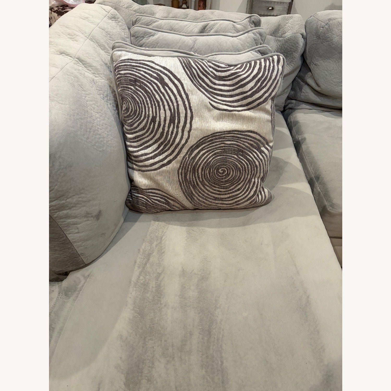 Super Large Super comfortable & Sturdy Sofa - image-8