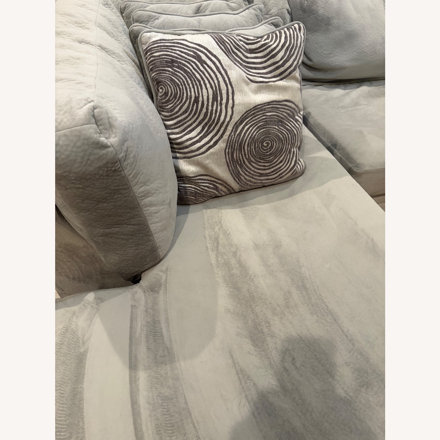 Super Large Super comfortable & Sturdy Sofa - image-7