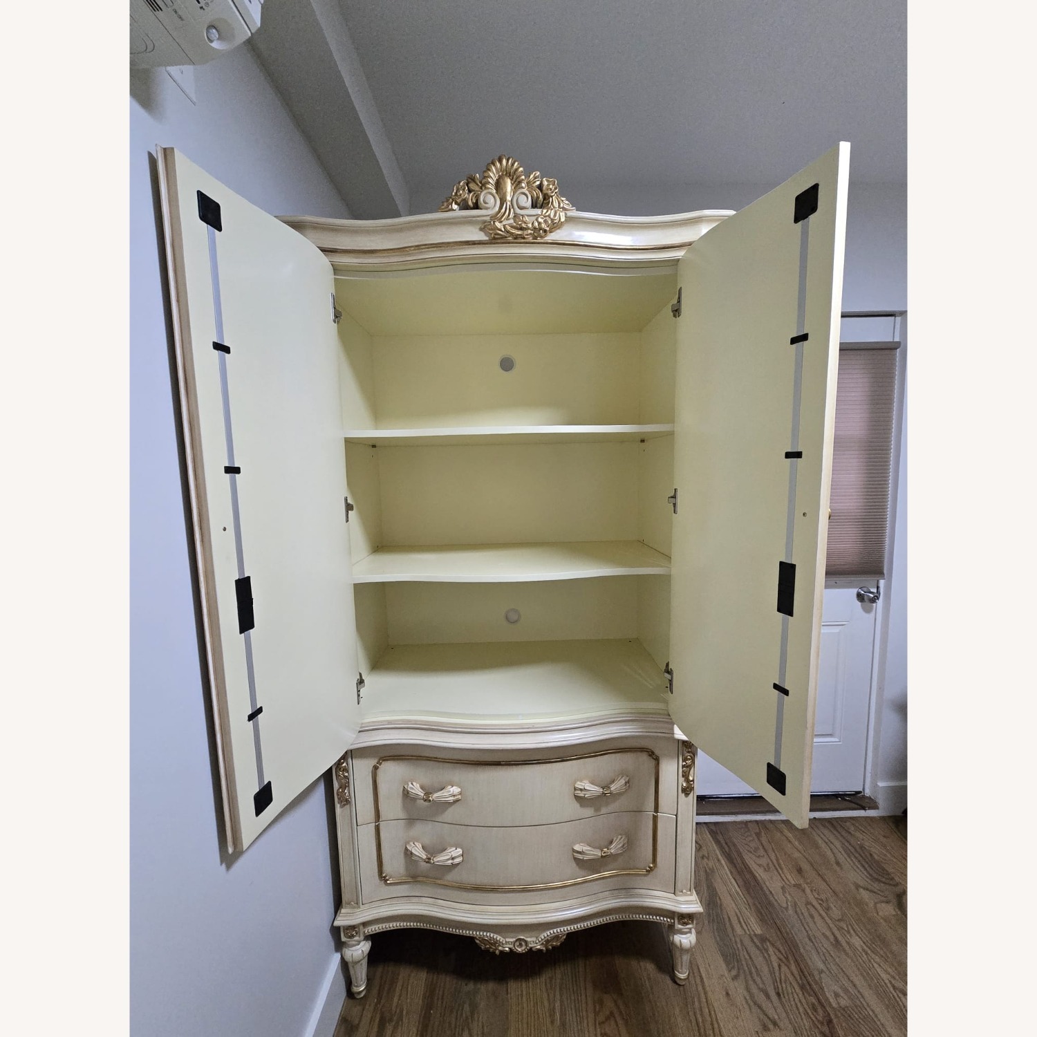 Kids Bedroom Armoire - image-2