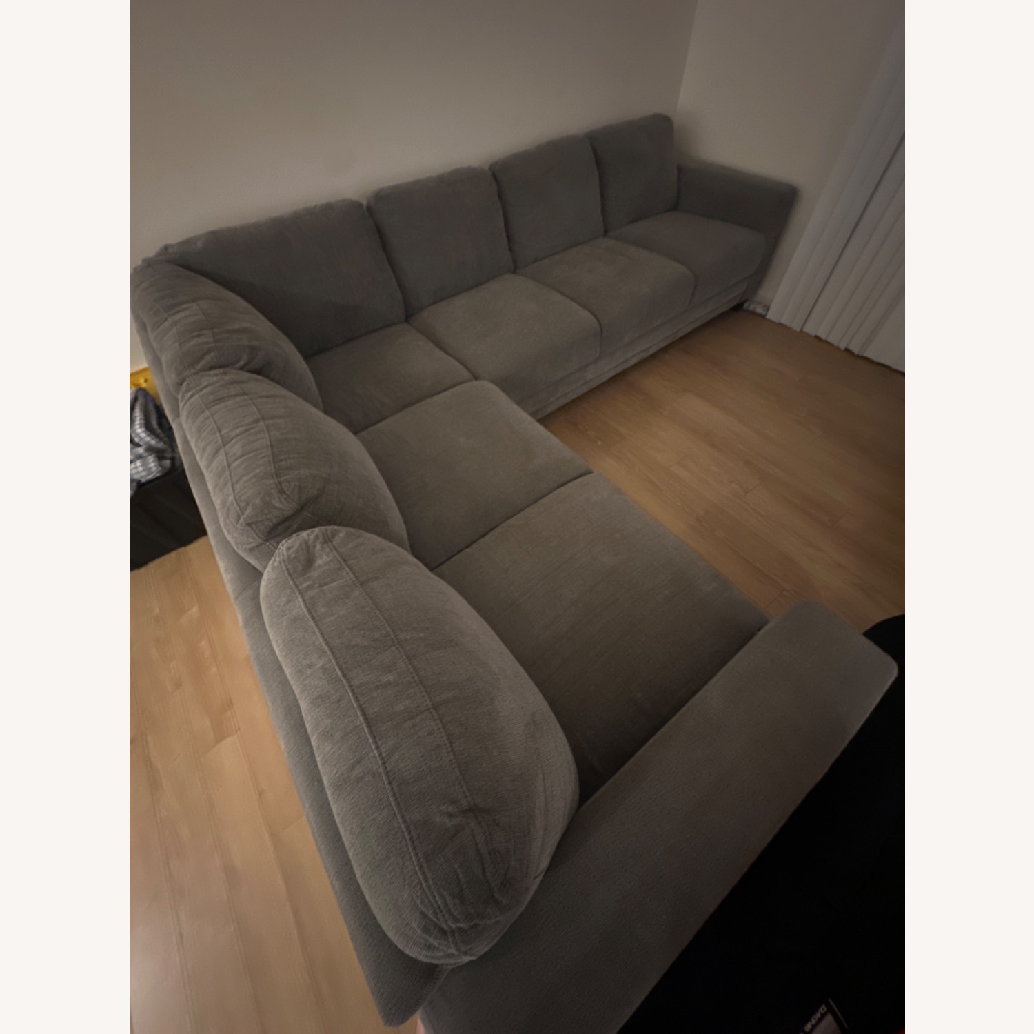  L-Shaped Sectional  - image-1