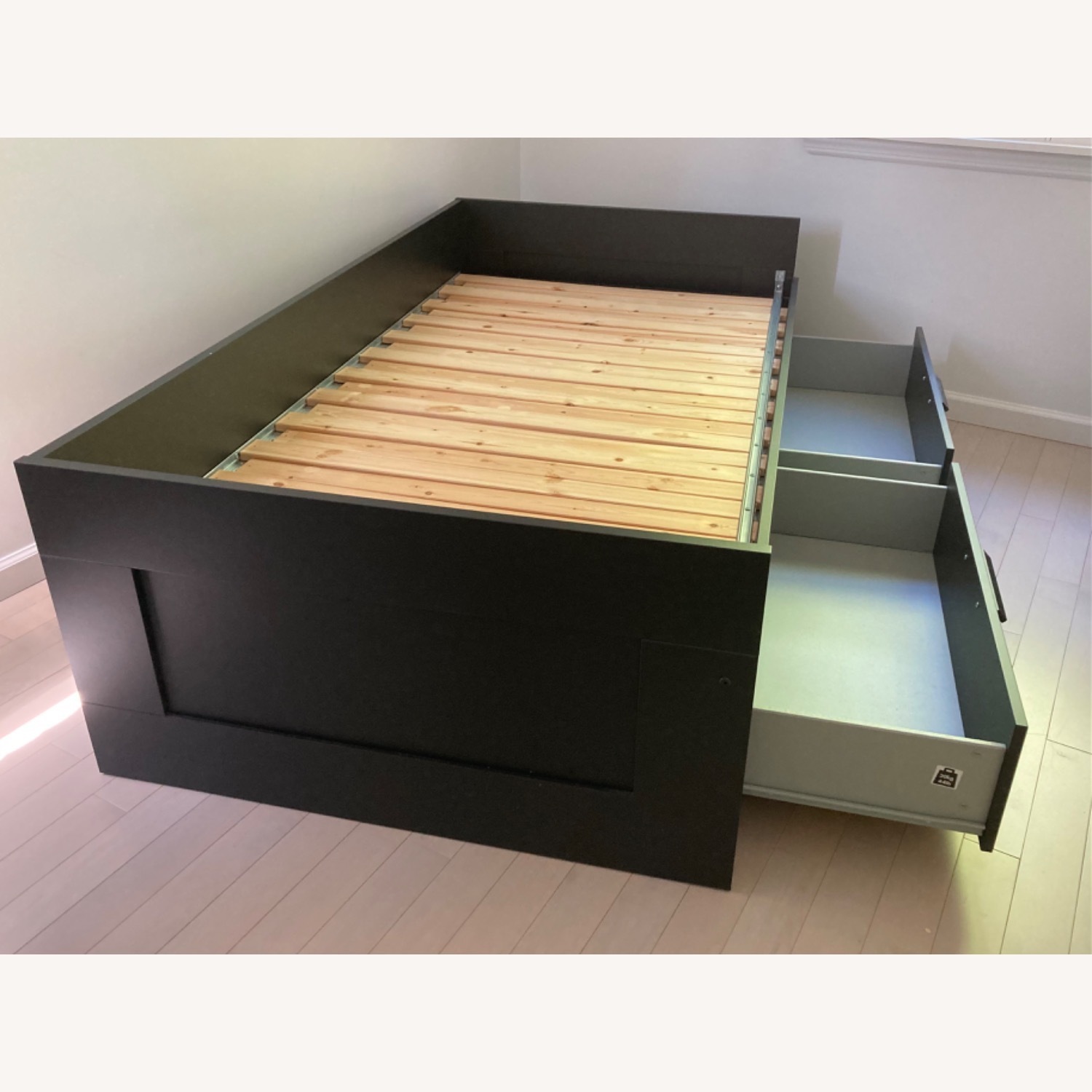 IKEA BRIMNES Daybed - image-4