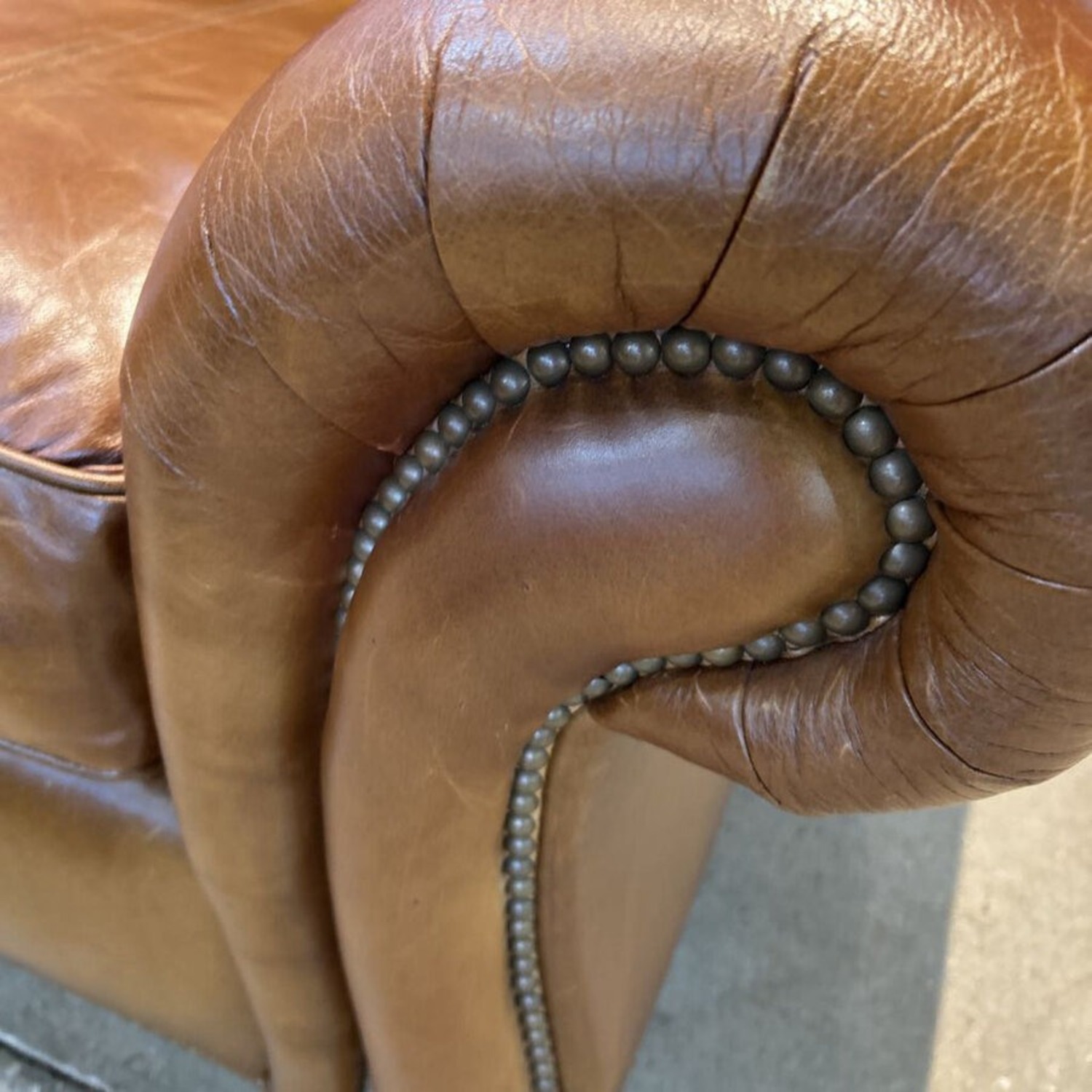 Samuel Curved 3pc Leather Roll Arm Sectional - image-4