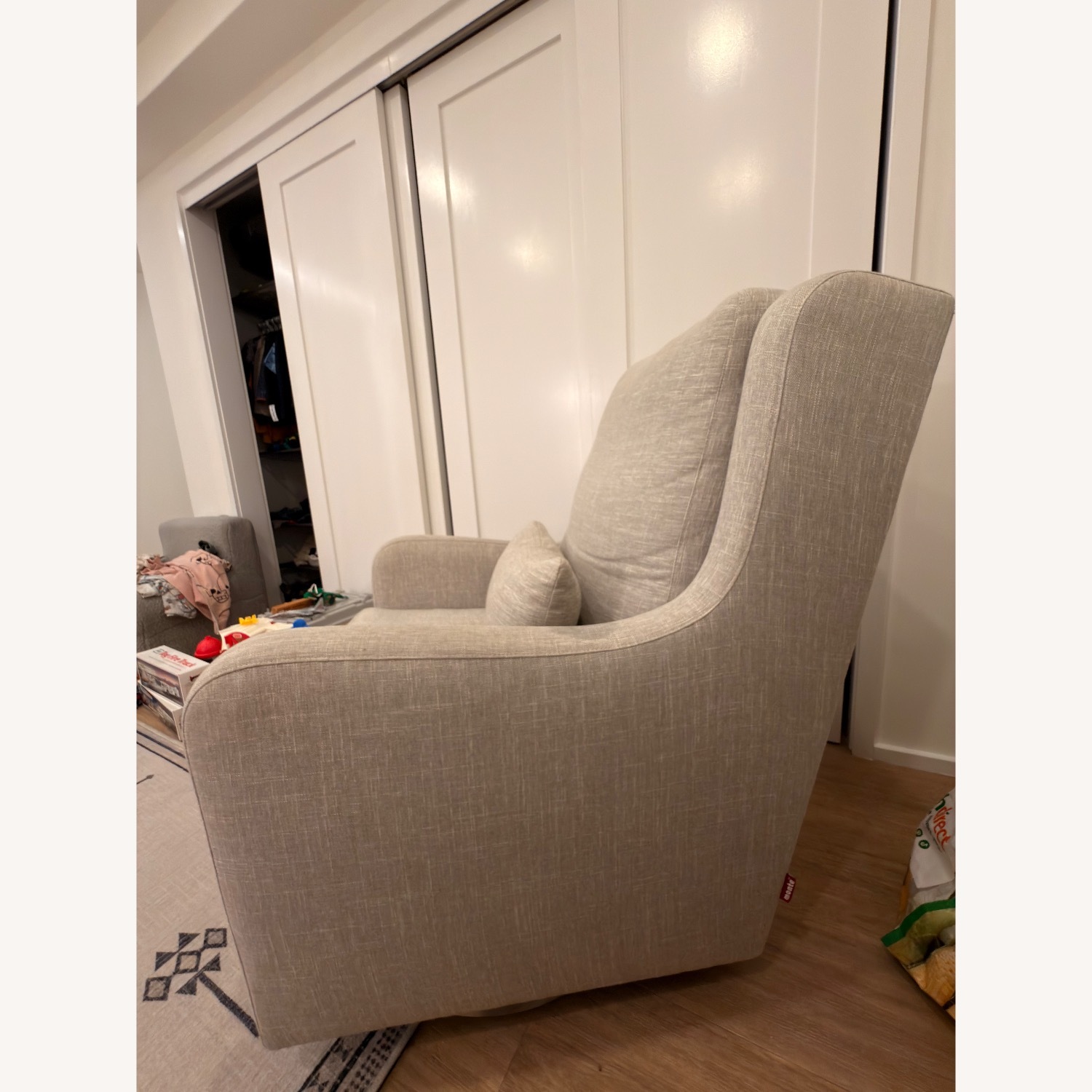 Monte Design Light Gray Fabric Nursing Chair - image-3