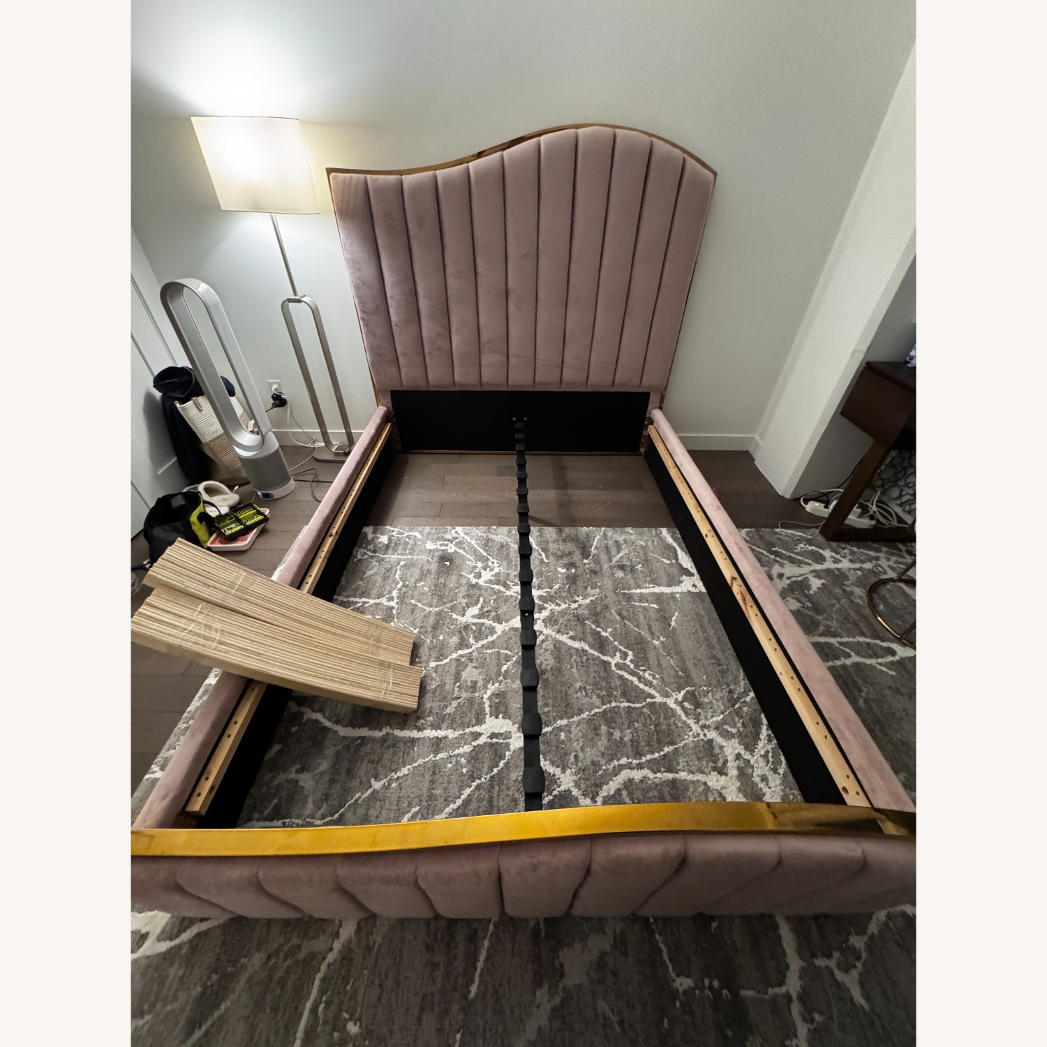  Pink Velvet Queen Bed - image-4