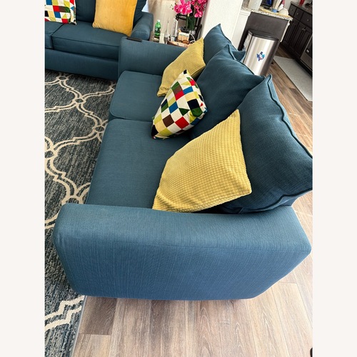 Used Rooms To Go Blue Fabric 3+ Seater Sofa for sale on AptDeco