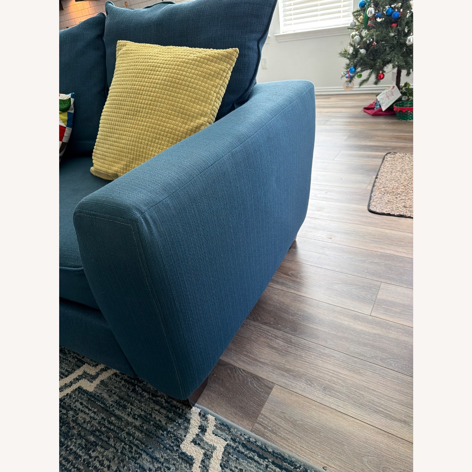 Rooms To Go Blue Fabric 3+ Seater Sofa - image-2
