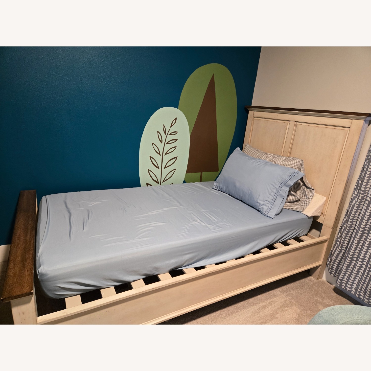 Ashley Furniture White Wood Twin Bed - image-3