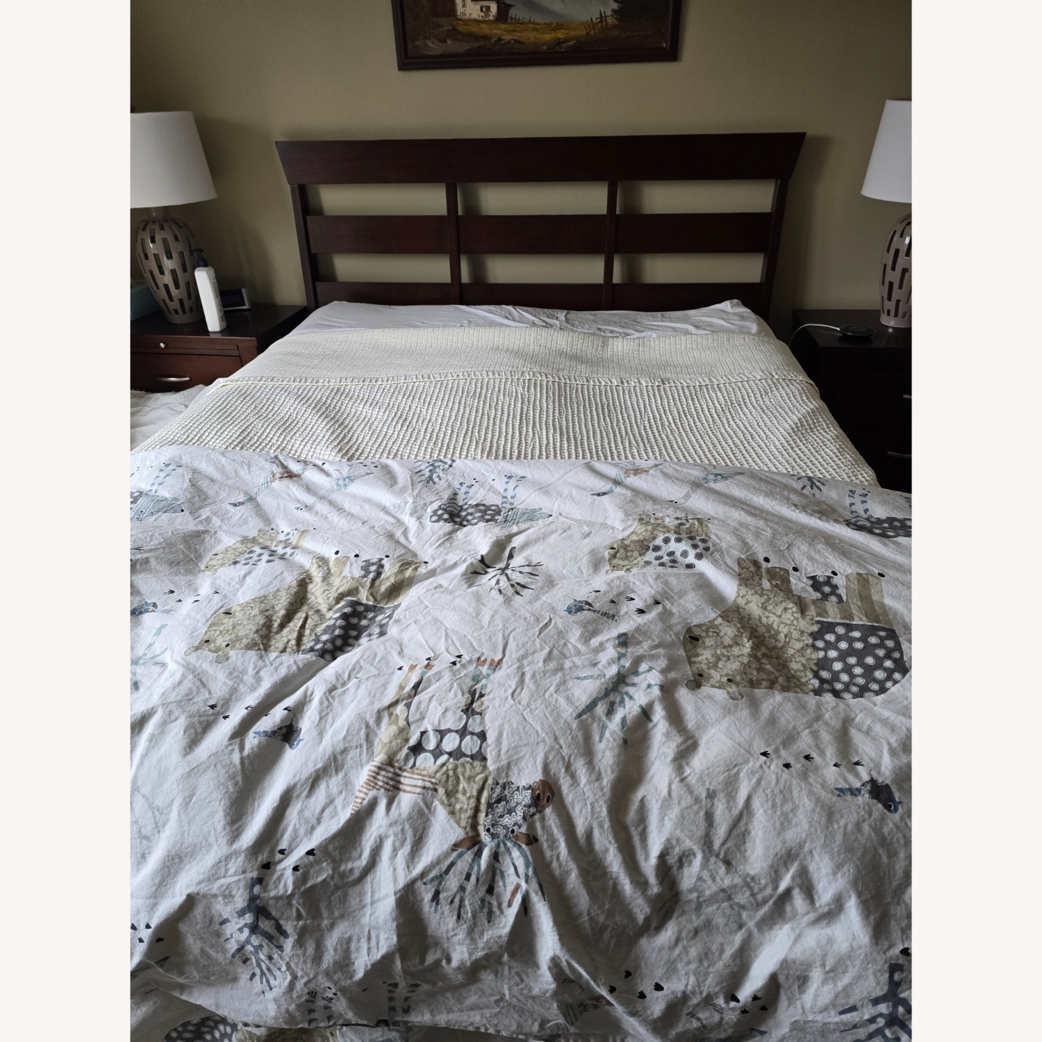 Queen Size Wood Bed - image-0